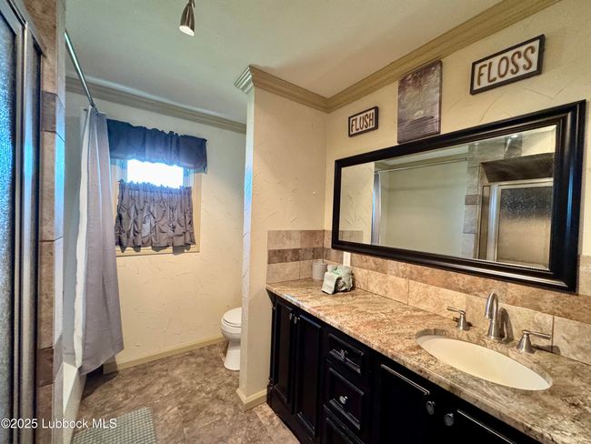 213 E 7 Th St, House other with 3 bedrooms, 3 bathrooms and null parking in Idalou TX | Image 20