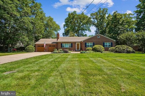 5515 Bradley Blvd, ALEXANDRIA, VA, 22311-1003 | Card Image