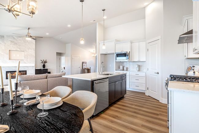 10705 Danube Dr, Home with 4 bedrooms, 2 bathrooms and null parking in Pasco WA | Image 12