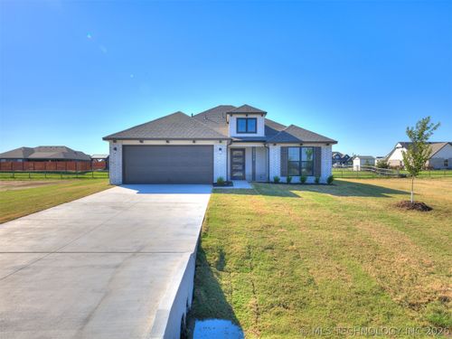 13512 N 60th East Ave, Collinsville, OK, 74021 | Card Image