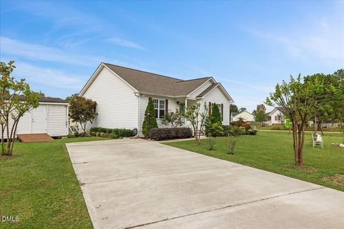 100 Stoney Creek Cir, Smithfield, NC, 27577-7281 | Card Image