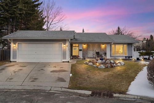 12 Thornwood Place Nw, Calgary, AB, T2K5N2 | Card Image