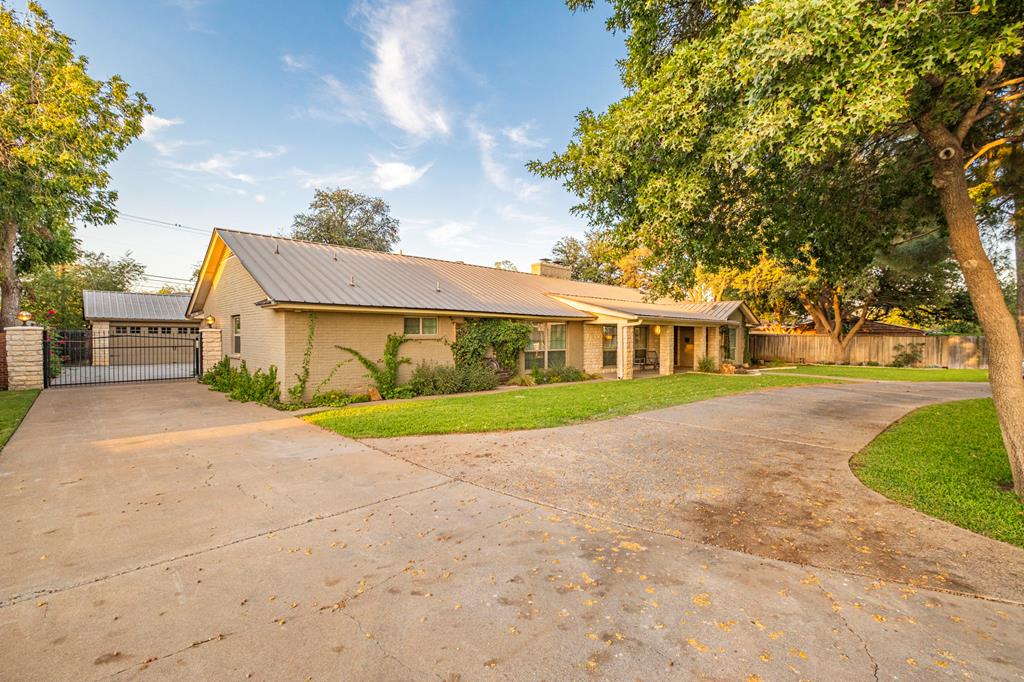 Cuthbert Ave, Midland, TX 79701