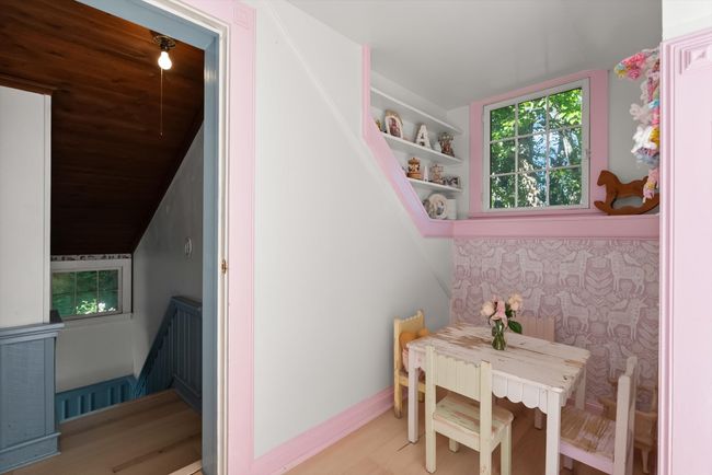 Nook in Bedroom | Image 19