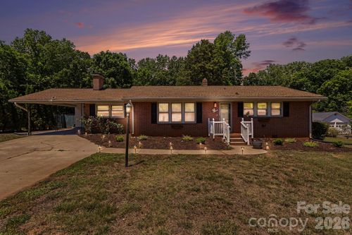 1210 Edgedale Dr, Salisbury, NC, 28144-2121 | Card Image