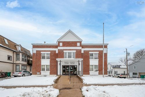 240 King St, Windsor, NS, B0N2T0 | Card Image