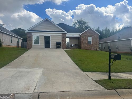 205 Wray St, Warner Robins, GA, 31093-2892 | Card Image