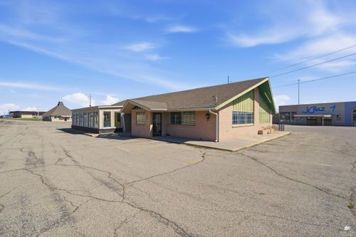 1029 S Washington St, Junction City, KS, 66441-3807 | Card Image