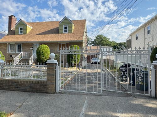 25519 148th Ave, Rosedale, NY, 11422-2803 | Card Image