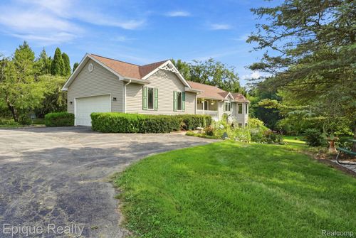 11315 Lippincott Boulevard E, Davison Township, MI, 48423 | Card Image