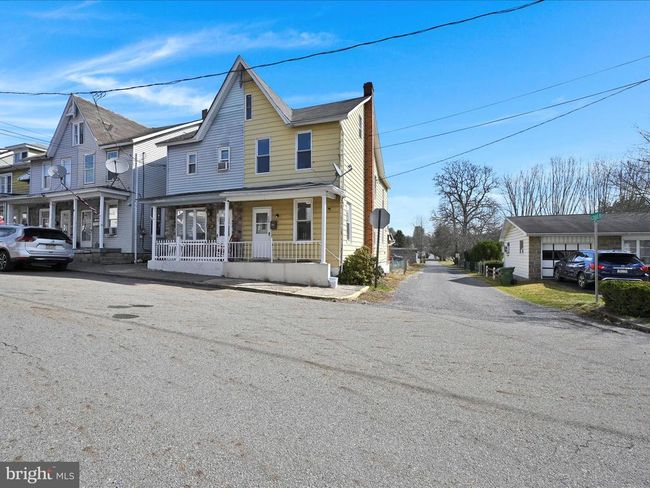 236 N Pine St, Home with 3 bedrooms, 3 bathrooms and null parking in TREMONT PA | Image 5