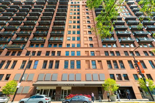 apt-701-165 N Canal St, Chicago, IL, 60606-1525 | Card Image