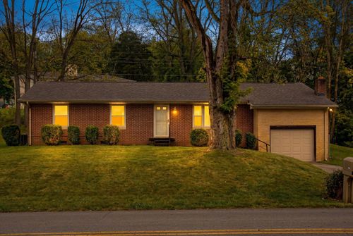 624 Dean Rd, Clarksville, TN, 37040-8856 | Card Image