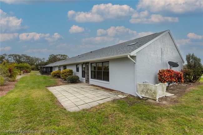 321 Grove Cir, Condo with 2 bedrooms, 2 bathrooms and null parking in AVON PARK FL | Image 20