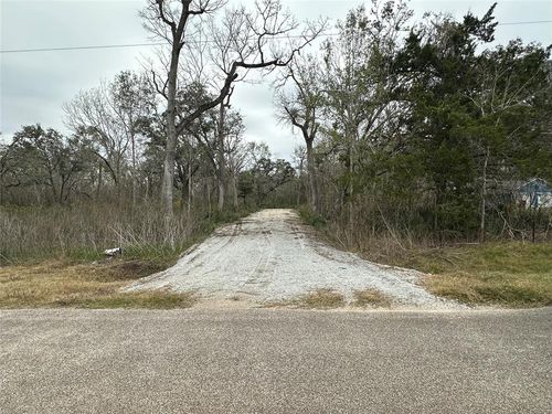 16532 County Road 729, Brazoria, TX, 77422-9594 | Card Image