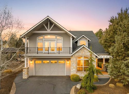 10160 Juniper Glen Cir, Redmond, OR, 97756-7372 | Card Image