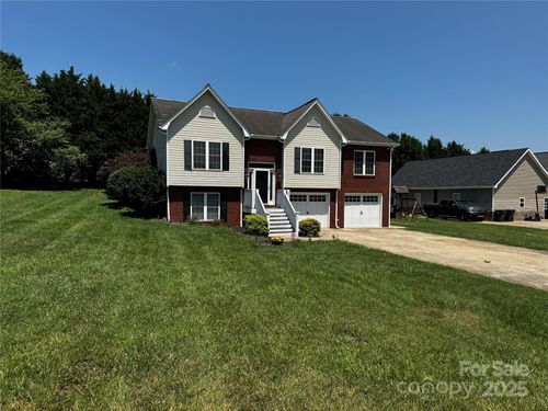 147 Freshfield Dr, Hudson, NC, 28638-9290 | Card Image