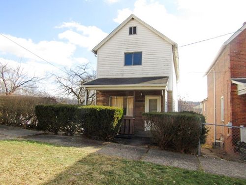 1304 8th Ave, Natrona Heights, PA, 15065-1109 | Card Image