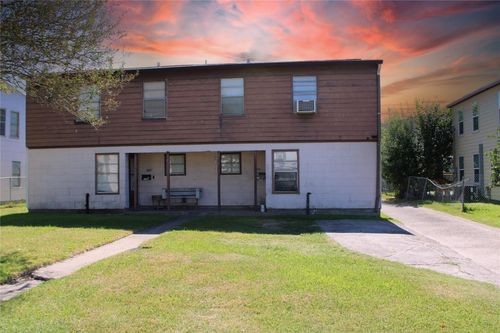 1124 6th Ave N, Texas City, TX, 77590-7423 | Card Image