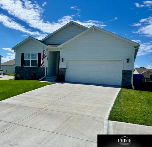 4403 Schilling Drive, Bellevue, NE, 68123 | Card Image