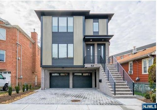 28 Prospect St, Palisades Park, NJ, 07650-1129 | Card Image