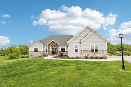 5989 S Quarry Park Ct, New Berlin, WI, 53146-5605 | Card Image