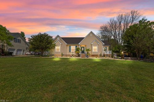 100 Crescent Dr, Franklin, VA, 23851-1228 | Card Image