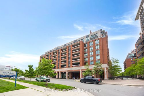 833-36 Via Bagnato, North York, ON, M6A0B7 | Card Image