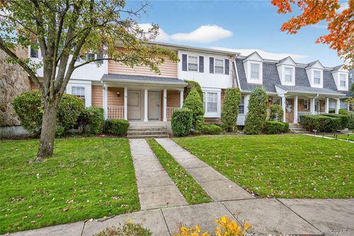 109 Glen Way, Syosset, NY, 11791-4304 | Card Image