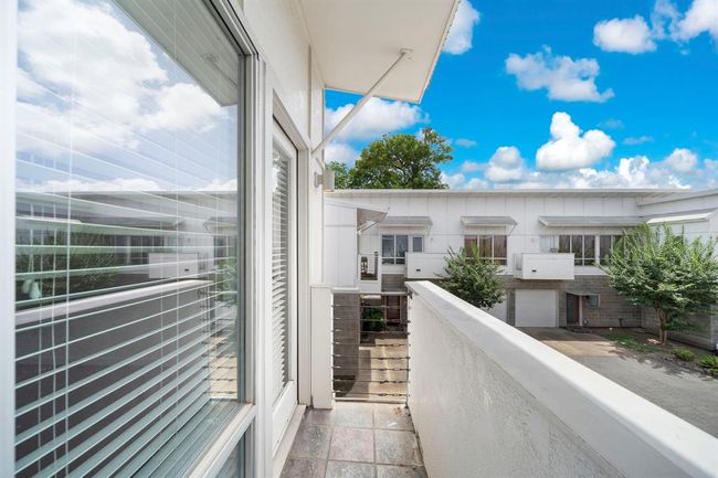 APT-7 - 5920 Fairdale Ln, Townhouse with 2 bedrooms, 3 bathrooms and null parking in Houston TX | Image 11