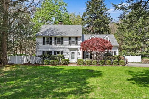 576 Old Post Rd, Bedford, NY, 10506-1021 | Card Image