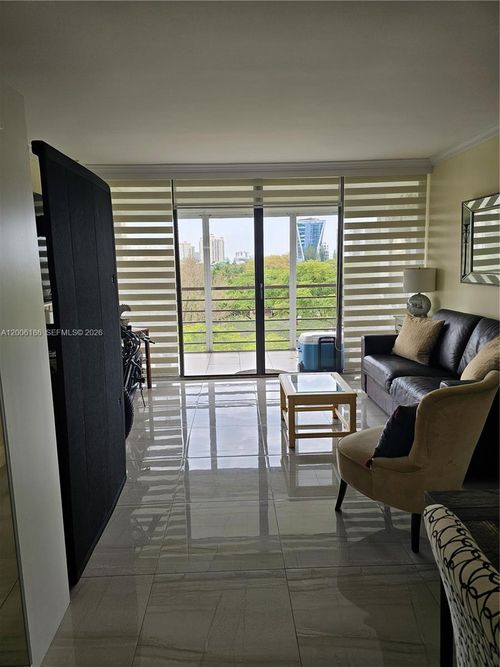 609-20500 W Country Club Dr, Aventura, FL, 33180-1620 | Card Image