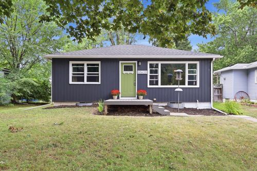 30620 N Lakes Trl, Lindstrom, MN, 55045-9308 | Card Image