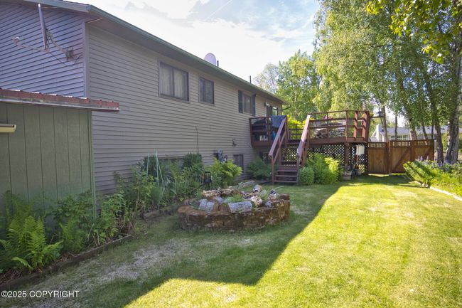 Back of home and deck | Image 17