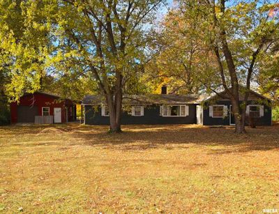 423 State Highway 37 Highway, House other with 3 bedrooms, 2 bathrooms and null parking in West Frankfort IL | Image 1