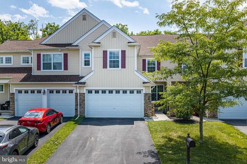 889 Iron Lane, EASTON, PA, 18040 | Card Image