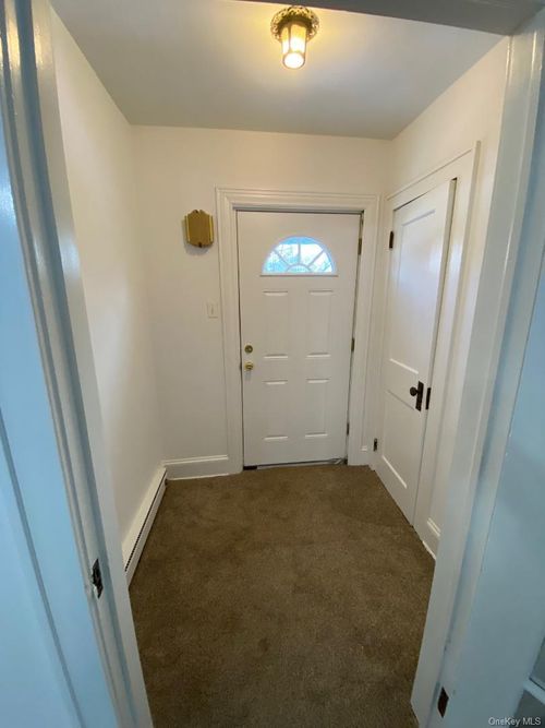 fl-1st-56 Millspaugh Ln, Bardonia, NY, 10954-1536 | Card Image