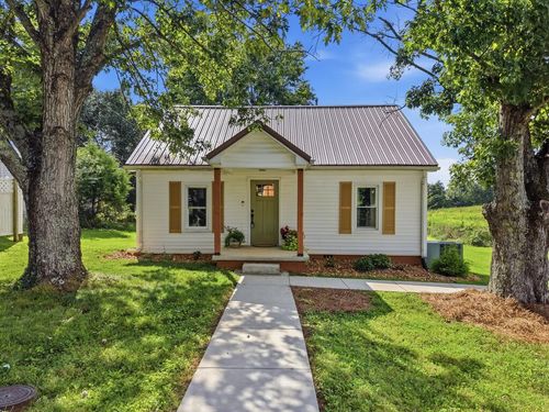 206 Slash Ln, Sparta, TN, 38583-2541 | Card Image
