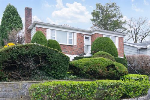 34 Deshon Ave, Yonkers, NY, 10708-1227 | Card Image