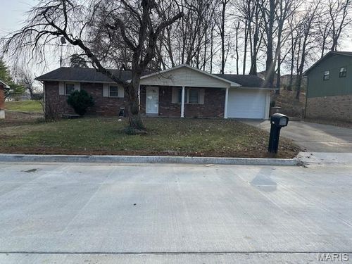 2419 Glenridge Dr, Cape Girardeau, MO, 63701-2311 | Card Image