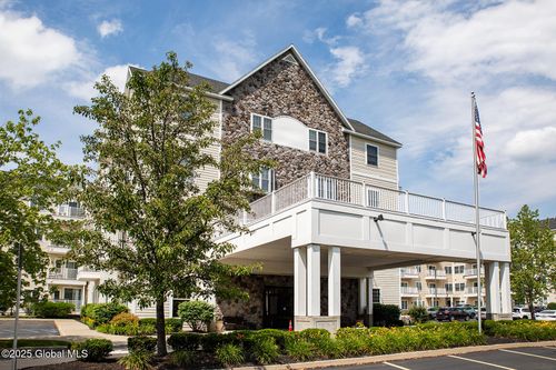apt-433-8 Wall St, Clifton Park, NY, 12065-3931 | Card Image