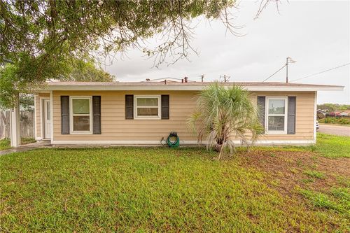 1202 Crosby St, Portland, TX, 78374-2413 | Card Image