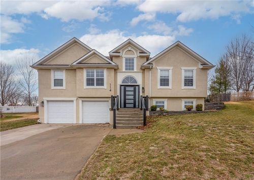 114 Deerfield Dr, Warrensburg, MO, 64093-1530 | Card Image