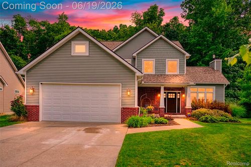 140 Skyline Dr, Howell, MI, 48843-8678 | Card Image