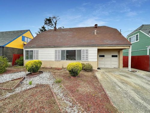 324 Glencourt Way, Pacifica, CA, 94044-2028 | Card Image