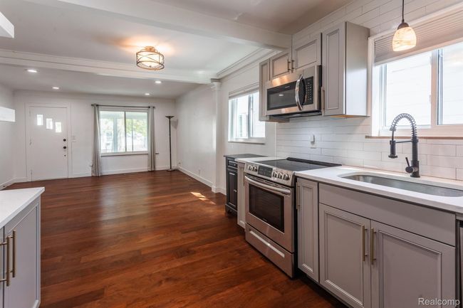 1904 Academy St, House other with 2 bedrooms, 2 bathrooms and null parking in Ferndale MI | Image 15