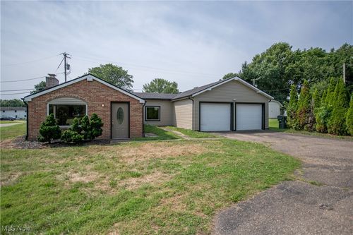 7682 Oakdale St Nw, Massillon, OH, 44646-1940 | Card Image