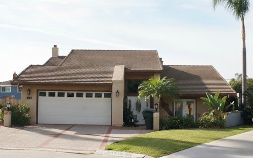 500 Silver Canyon Way, Brea, CA, 92821-3545 | Card Image