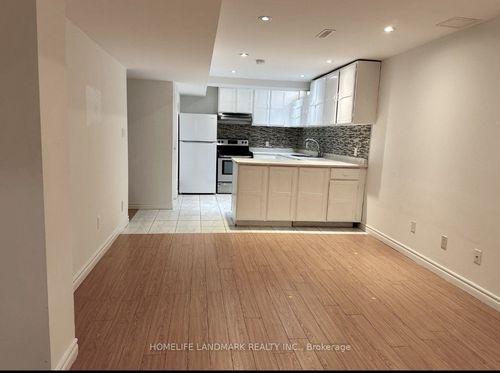 138 Keffer Cir, Newmarket, ON, L3X1R8 | Card Image