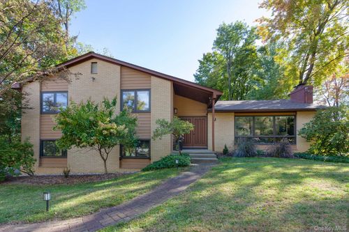 14 Old English Way, Wappingers Falls, NY, 12590-1210 | Card Image